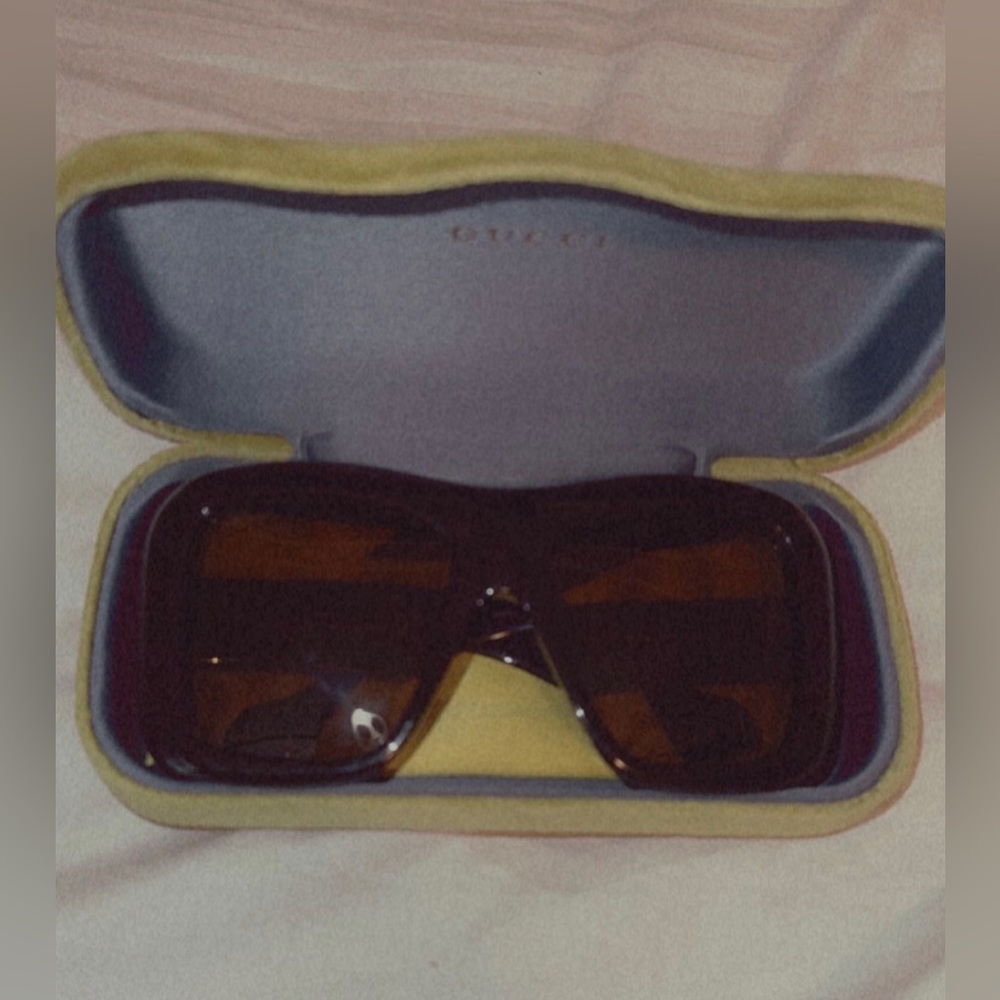 Gucci Oversized Sunnies